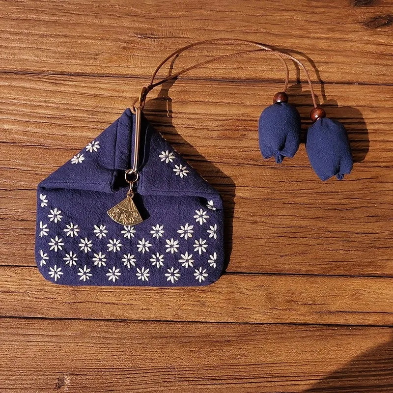 Kit portamonete Sashiko a fiore piccolo – Astuccio portachiavi con ricamo fai-da-te con cornice e tessuto – Kit da cucito per principianti