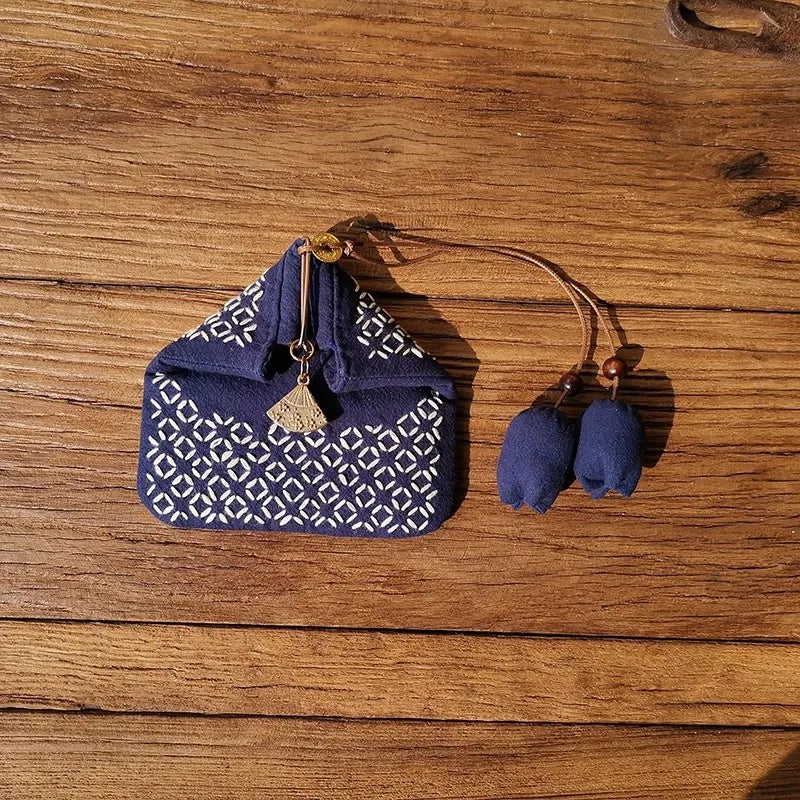 Kit portamonete Sashiko a fiore piccolo – Astuccio portachiavi con ricamo fai-da-te con cornice e tessuto – Kit da cucito per principianti