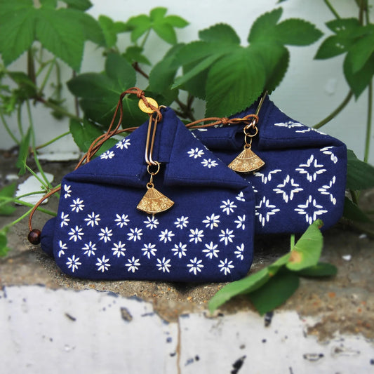 Kit portamonete Sashiko a fiore piccolo – Astuccio portachiavi con ricamo fai-da-te con cornice e tessuto – Kit da cucito per principianti