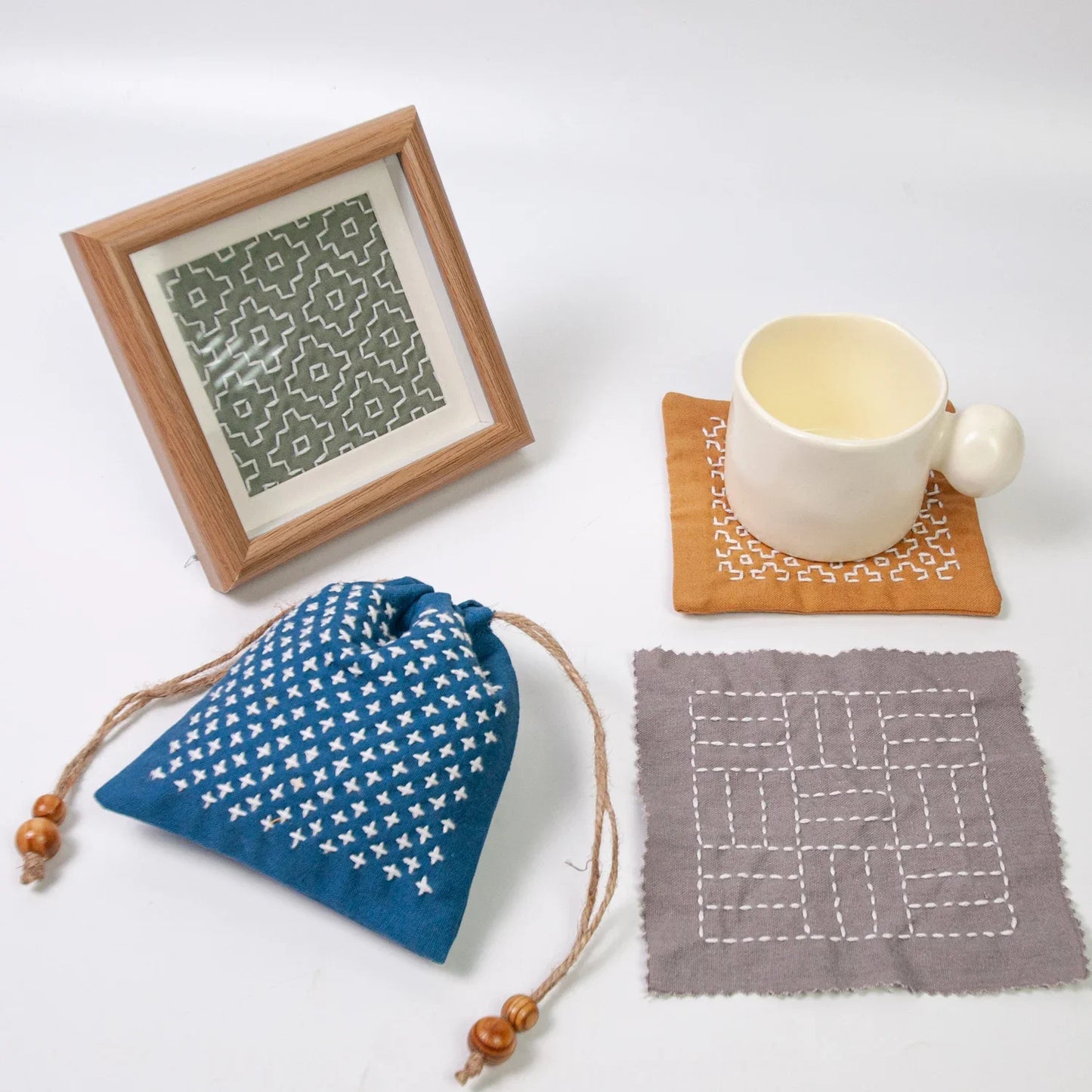DIY Sashiko Kit, Thread and Needle Set, Sashiko Thimbles, Solid-Color Fabric, Water-Soluble Embroidery Practice Thimbles, Sewing Set